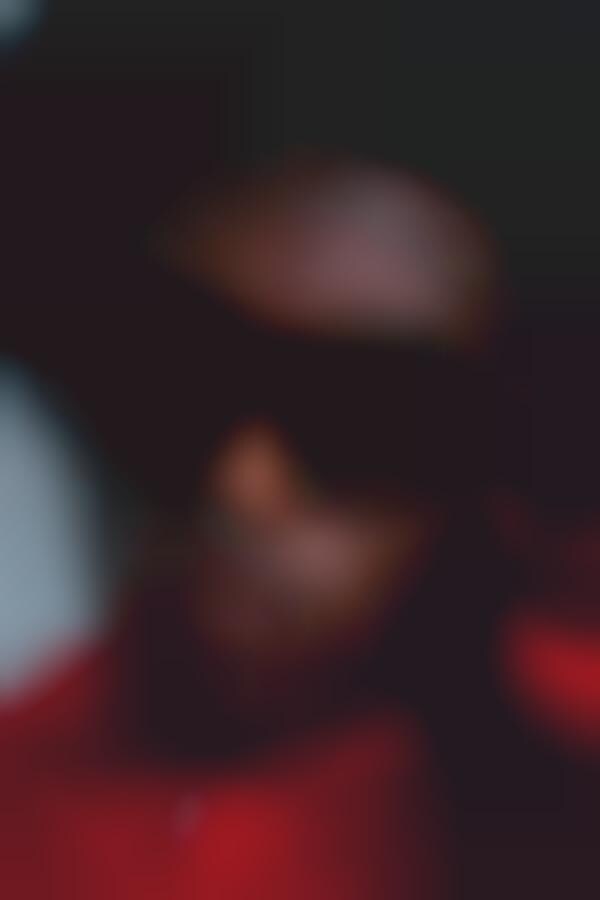 Rapper-Collaborative Luxury Outerwear : moncler lunettes 1