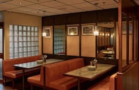 Warm Persian-Inspired Restaurants Image 2