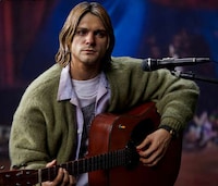 Hyperrealistic Musician Figurines Image 3