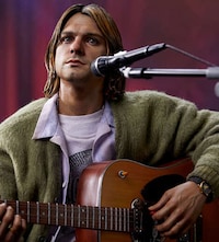 Hyperrealistic Musician Figurines Image 4