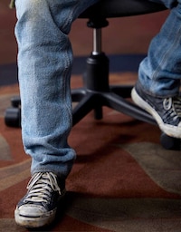 Hyperrealistic Musician Figurines Image 6