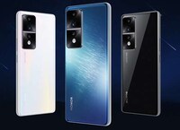 Compact Power-Focused Smartphones Image 3