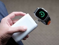 Cable-Free Smartwatch Chargers Image 6