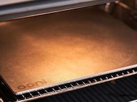 Commercial-Grade Pizza Pans Image 2
