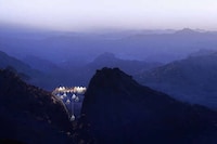 Tranquil Suspended Hanging Retreats Image 3