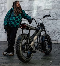 Moped-Style Urban Commuter eBikes Image 2