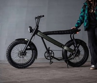 Moped-Style Urban Commuter eBikes Image 8
