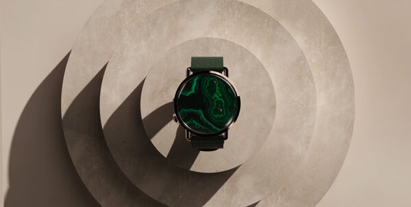 Stress-Reducing Screenless Watches