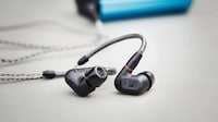 Inexpensive Wired Earbuds Image 4