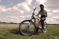 Lightweight Plywood Electric Bikes Image 2