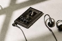 Retro High-Quality Audio Devices Image 2