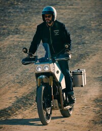 Angularly Accented Motorcycle Models Image 5