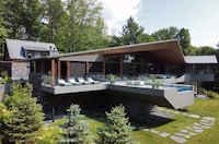 Angular Modern Lake Houses Image 6