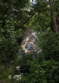 Boulder-Resembling Cabin Designs Image 2
