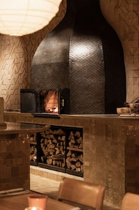 Elegant Restaurant Interiors Image 2