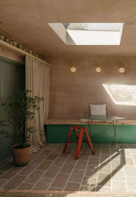 Light-Filled Garden Offices