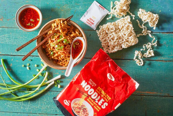 Ruffly-Edged Noodle Packets