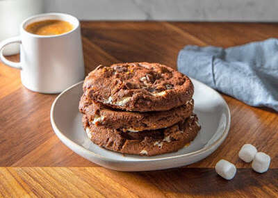 Gooey Campfire-Style Cookies