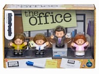 Sitcom-Inspired Figurine Sets Image 2