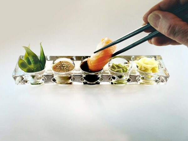 Mess-Avoiding Dipping Dishes