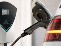 Customizable Weatherproof EV Chargers Image 3