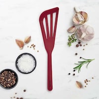 Sleek Seafood Prep Utensils Image 6