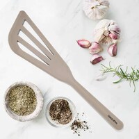 Sleek Seafood Prep Utensils Image 8