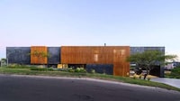 Black-Concrete Mountain Houses