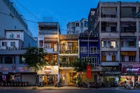 Bed-Filled Vietnamese Cafes