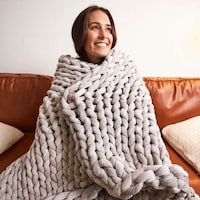 Chunky Knit Weighted Blankets Image 3