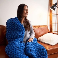 Chunky Knit Weighted Blankets Image 4