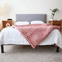 Chunky Knit Weighted Blankets Image 7