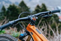Cylinder-Cased Cycling Multitools Image 2