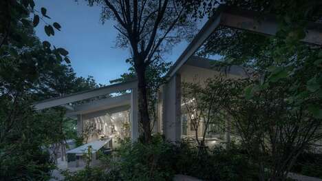 Mirrored-Detailed Garden Cafes