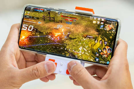 Compact Clip-On Gaming Controllers