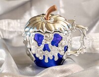 Melting Apple-Shaped Mugs Image 1