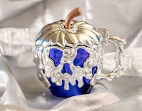 Melting Apple-Shaped Mugs