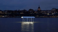 Illuminating Water-Based Pavillions Image 3