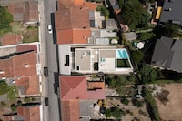 Blocky Stone Perimeter Homes Image 2