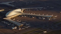Feather-Like Airport Terminal Designs Image 4