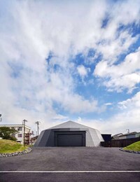 Circus Tent-Inspired Holiday Homes Image 2