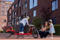 Family-Friendly Electric Cargo Bikes Image 4