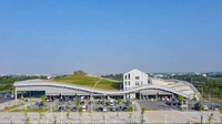 Hill-Like Designed Food Markets Image 1