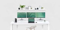 Triple-Display Docking Stations Image 2