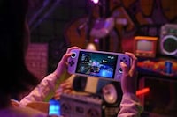 Feature-Rich Mobile Gaming Consoles Image 2