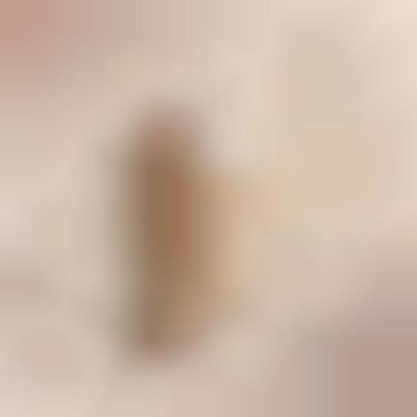 Weightless Blurring Foundations