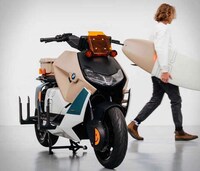 Lifestyle-Conscious Electric Scooters Image 2