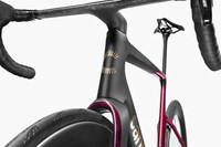 Aerodynamic Carbon Road Bikes Image 3