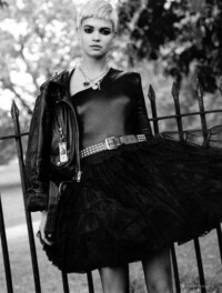 Glam-Punk Photo Shoots Image 3