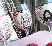 Personalized Wine Glasses Image 8